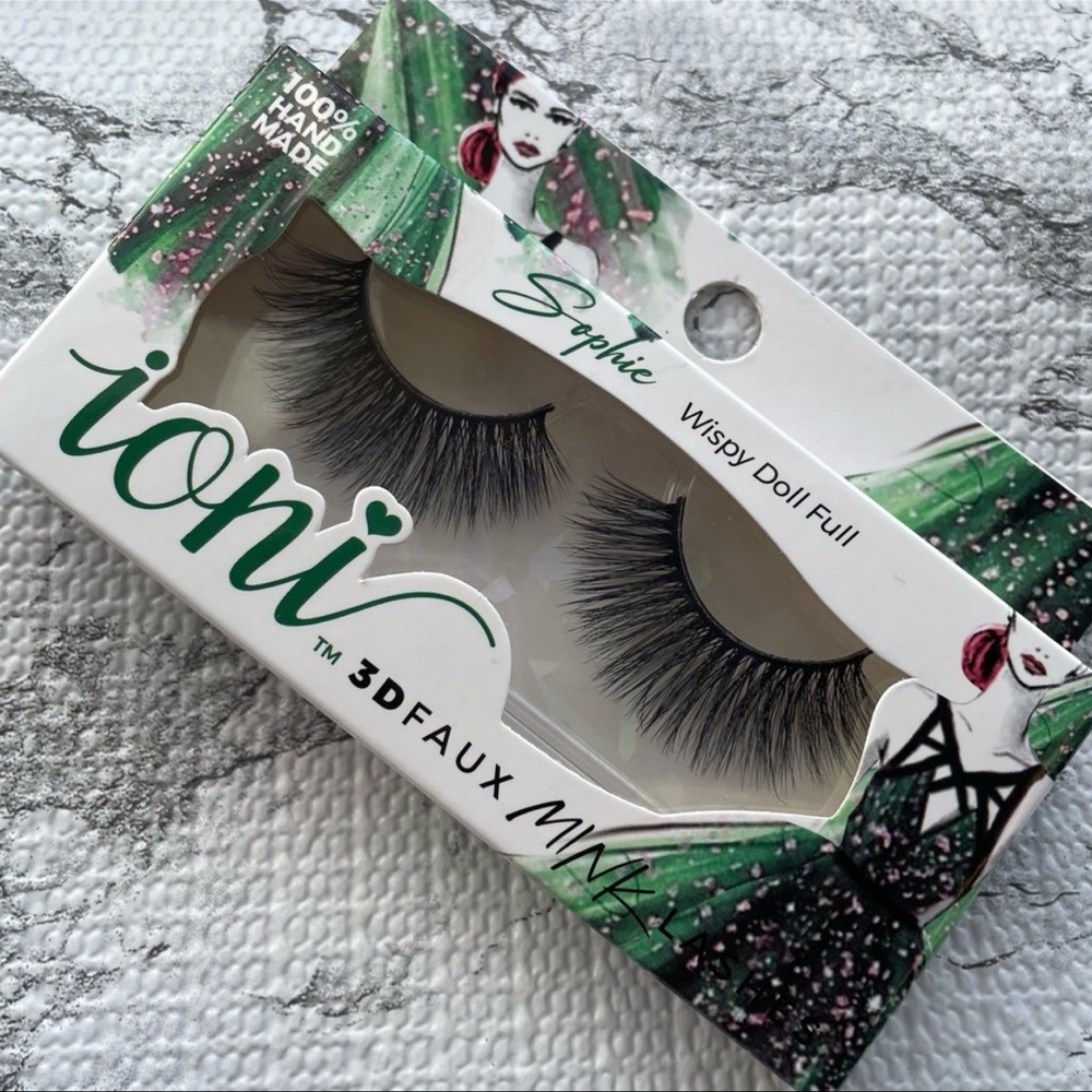 Ioni Lashes